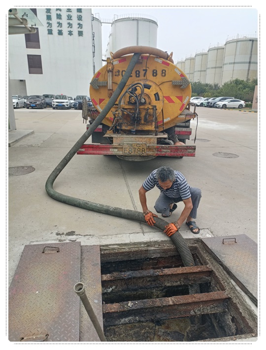 经开区隔油池清掏